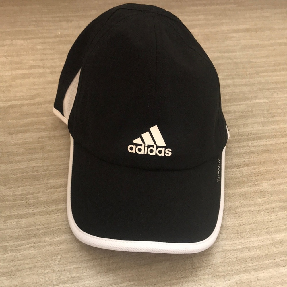 Women adidas climalite hat size S, never worn